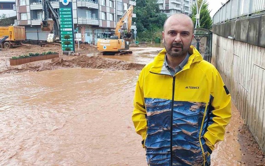 Rize İyidere'de metrekareye 135 kg yağış düştü, 9 mahalle ve 7 köy yolu kapandı