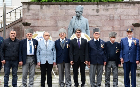 Samsun Ladik'te Gaziler Günü törenine Kaymakam Serkan Kaya ve gaziler katıldı