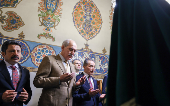 TBMM Başkanı Kurtulmuş, Hacıbektaş'ta Hacı Bektaş-ı Veli'nin türbesini ziyaret etti