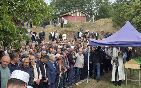 Silahlı saldırıda hayatını kaybeden Hamdi Mor, Kastamonu Araç'ta toprağa verildi
