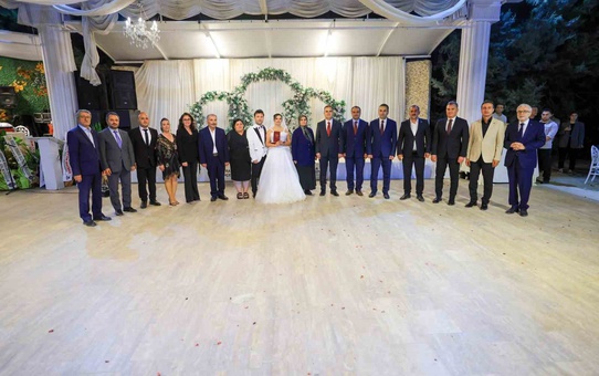 Vali Akbıyık, şehit ailesinin mutlu gününde nikâh şahidi oldu
