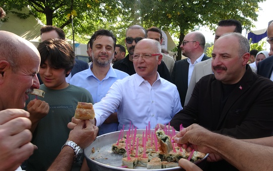 AK Parti'li Varank, Özgür Özel'in börek tavrını ve Bursaspor sözlerini eleştirdi