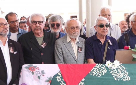 Usta oyuncu Gülsen Tuncer, Kozlu Mezarlığı'nda dualarla toprağa verildi