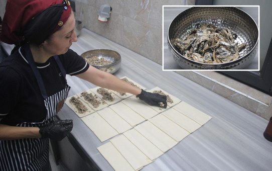 Bu da hamsili simit: Balık ekmek oluyor da balık simit neden olmasın