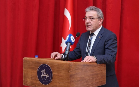 Gazze'den akademisyenler DEÜ'deki etkinlikte bilimsel çalışmalarını anlattı