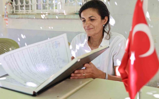 Elazığ Ağın'da 28 haneli köyün kadın muhtarı 23 yıldır görevini sürdürüyor