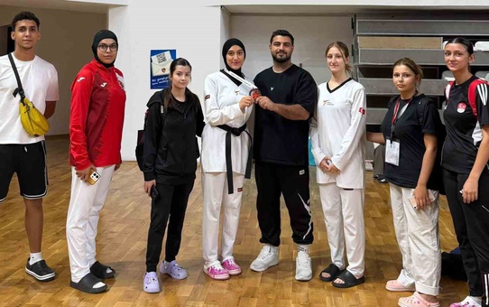Esma Nur Yılmaz, Ümitler Türkiye Şampiyonası'nda 62 kiloda 3. olup finale kaldı