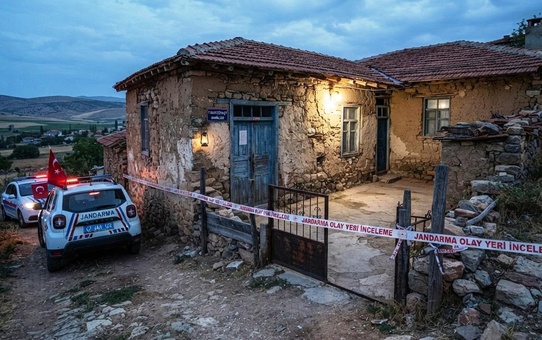 Konya'da dehşet: 65 yaşındaki adam eşini boğarak öldürdü
