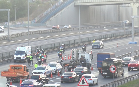 Bisiklet yarışı İstanbul'da yolları kapattı: FSM'nin Ankara yönü araç trafiğine kapalı