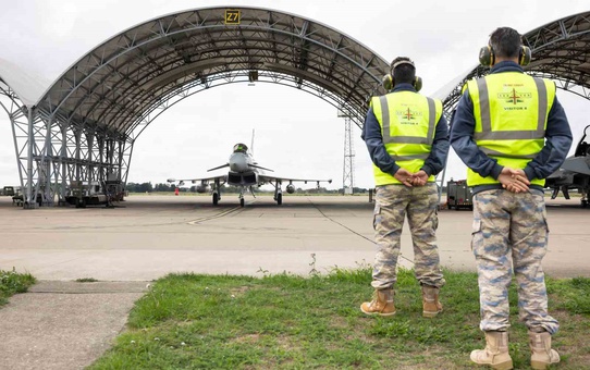 Türk uzmanlar Coningsby'de: Eurofighter Typhoon'un bakım altyapısı yerinde incelendi