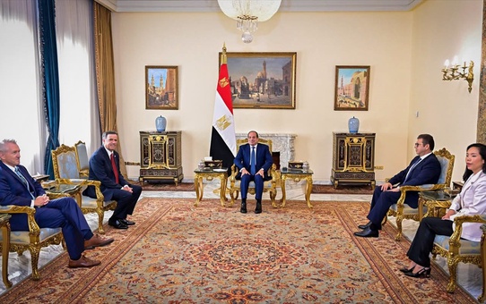 Sisi, Ratcliffe ile görüşmede Gazze'de kalıcı ateşkes ve ABD-İran anlaşması istedi
