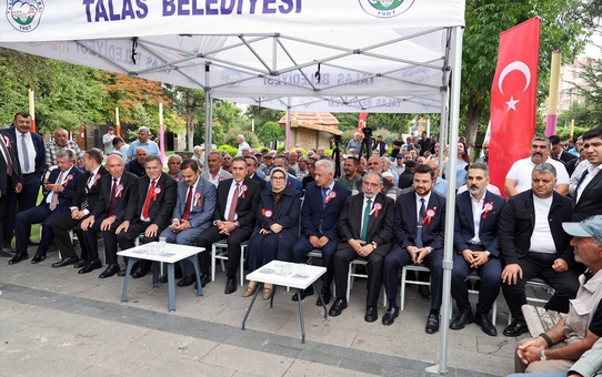 Kayseri'de Talas Belediye Başkanı Yalçın'a Ahilik Özel Ödülü verildi