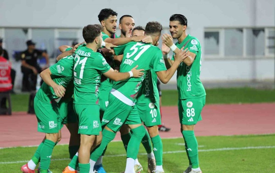 TFF 2. Lig'de Güzide Gebzespor, Isbaş Isparta 32 Spor ile 90+6'da 3-3 berabere kaldı
