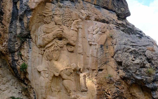 3 bin yıllık İvriz Kaya Anıtı'na su kaynakları canlanınca ziyaretçi ilgisi arttı