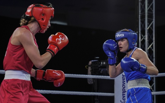 Gizem Özer ve Esra Yıldız Kahraman, Avrupa Boks Şampiyonası'nda çeyrek finale çıktı