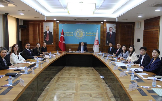 Tuzcu, Kore otomotiv heyetiyle Türkiye'deki yatırım ve ihracatı görüştü
