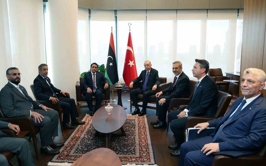 Cumhurbaşkanı Erdoğan, Libya Başkanlık Konseyi Başkanı el-Menfi ile görüştü