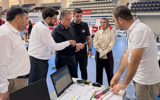 Turgutlu'da Deneyap uygulama sınavı yapıldı, Kaymakam Kapankaya öğrencilerle görüştü