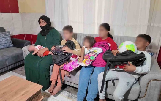 Adana'da dolandırılan 5 çocuklu aile, Bakan Çiftçi'nin talimatıyla eve taşındı