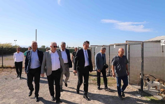 Edremit Kaymakamı Engin, Çıkrıkçı Sokak Hayvanları Merkezi'nde inceleme yaptı