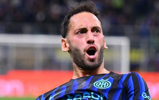 Görüşmeler resmen başladı! Ezeli rakipten Hakan Çalhanoğlu sürprizi
