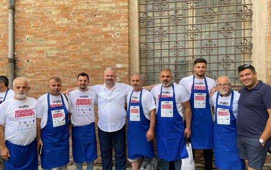 Menemen'de 19 yaşında usta olan Ayhan İde'nin oğlu Oktay dünya şampiyonu oldu