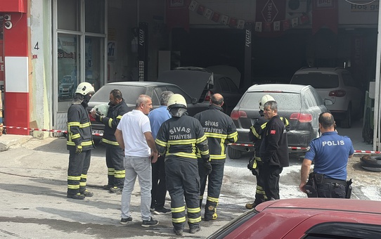 Sivas'ta LPG servisinde tank değişimi yapılırken patlama çıktı, 5 kişi yaralandı