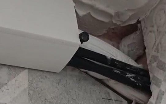 Spor salonunda skandal! Duş alırken kafasını kaldıran kadın, üzerini giyinip polisi aradı