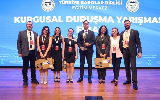 Tekirdağ Barosu, stajyer avukatlar yarışmasında Türkiye birincisi oldu