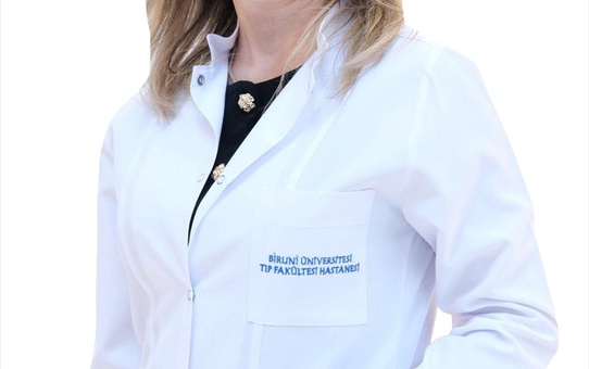 Doç. Dr. Üstel, Alzheimer'da kişilik değişimlerinin de belirti olabileceğini söyledi