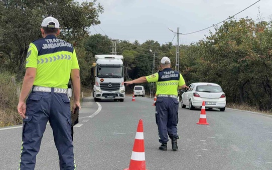 Arnavutköy'de hafriyat kamyonları denetlendi, güzergah dışına çıkanlara ceza kesildi