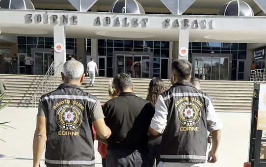 Edirne'de firari anne-oğul yakalandı! İkisinin toplam cezası 31 yıldan fazla