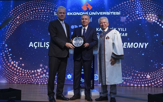 İzmir Valisi Elban, açılışta 'Bize bir şey olmaz' anlayışının sorun olduğunu söyledi