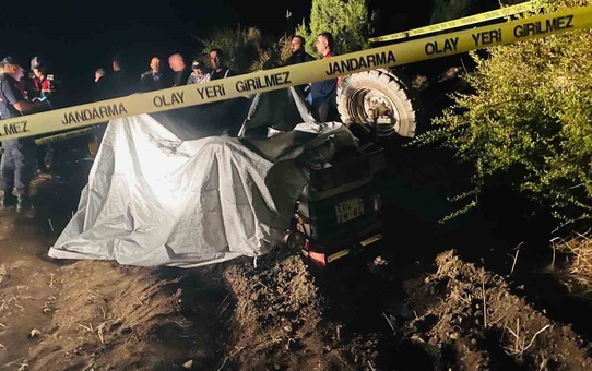 Kastamonu Tosya'da traktör devrildi, altında kalan sürücü yaşamını yitirdi