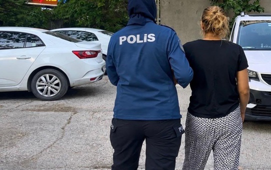 'Gizli bölme' daha fazla gizleyemedi! 7 aydır aranan kadın yakalandı