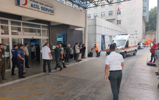 Manisa Turgutlu'da servis bekleyen öğrencilere ateş açıldı, 11 öğrenci yaralandı