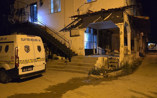 Milas'ta aynı evdeki işçiler arasında çıkan bıçaklı kavgada 1 işçi öldü, 1 yaralandı