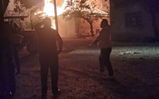 Afyonkarahisar Sandıklı'da besihane yangınında 4 büyükbaş telef oldu