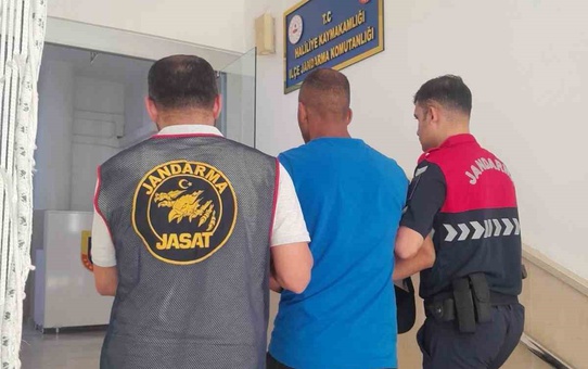 Şanlıurfa Haliliye'de jandarma, uyuşturucudan aranan şahsı 10 yıl hapsiyle yakaladı