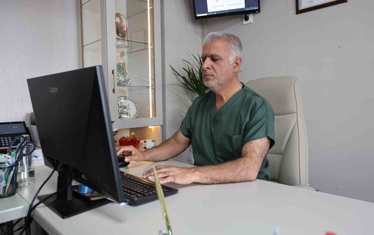 Dr. Yüzgeç, prostat kanseri hastalarının çoğunun 4. evrede ağrıyla geldiğini söyledi