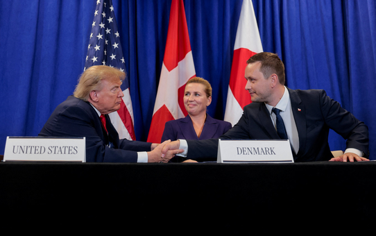 Trump, Danimarka ve Grönland'la ABD askeri varlığını genişletecek anlaşmayı imzaladı