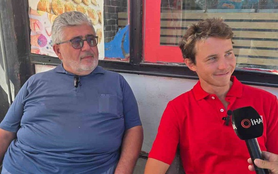 Avustralyalı bisikletçi Vezirköprü'de Türk misafirperverliğine hayran kaldı