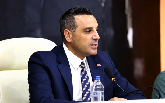 Başkan ortada yok: Çiğli’de 'AK Parti’ye geçiş' iddiasını belediye meclis üyeleri yalanladı