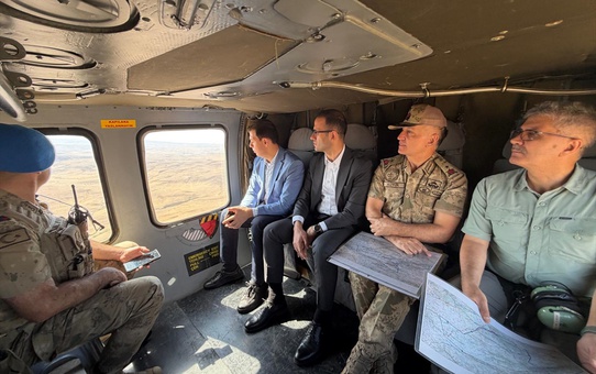Bingöl'ün ilçe ve vadileri Vali Çelik'in helikopterli uçuşuyla havadan incelendi