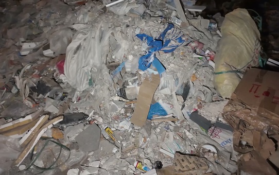 Bornova Belediyesi kaçak moloz için 3 gün tüm kamyonları sahaya indirdi