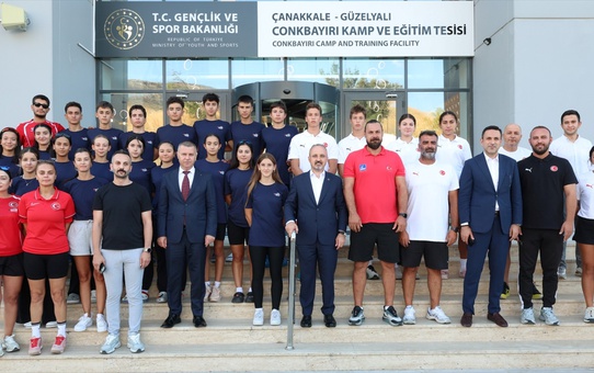 Bakan Yardımcısı Turan, Çanakkale'de milli sporcuların kamp sürecini takip etti