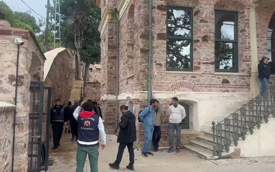 CHP'li 3 üye Adalar'da AK Parti adayına oy verdi, Türkyılmaz başkanvekili seçildi