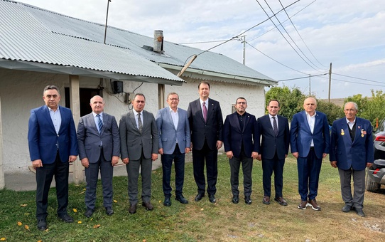 CHP'li vekil Alp, Gelirli köyünde tarihi tüfeği anlatarak Kars protokolünü ağırladı
