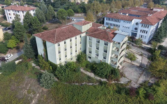 Düzce'de atıl eski Sağlık Meslek Lisesi için huzurevi projesi hazırlanacak