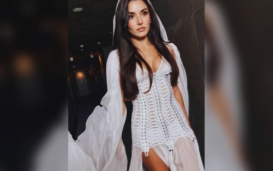 Hande Erçel Milano'da tüm bakışları üzerine topladı! Gecenin en dikkat çeken isimlerinden oldu